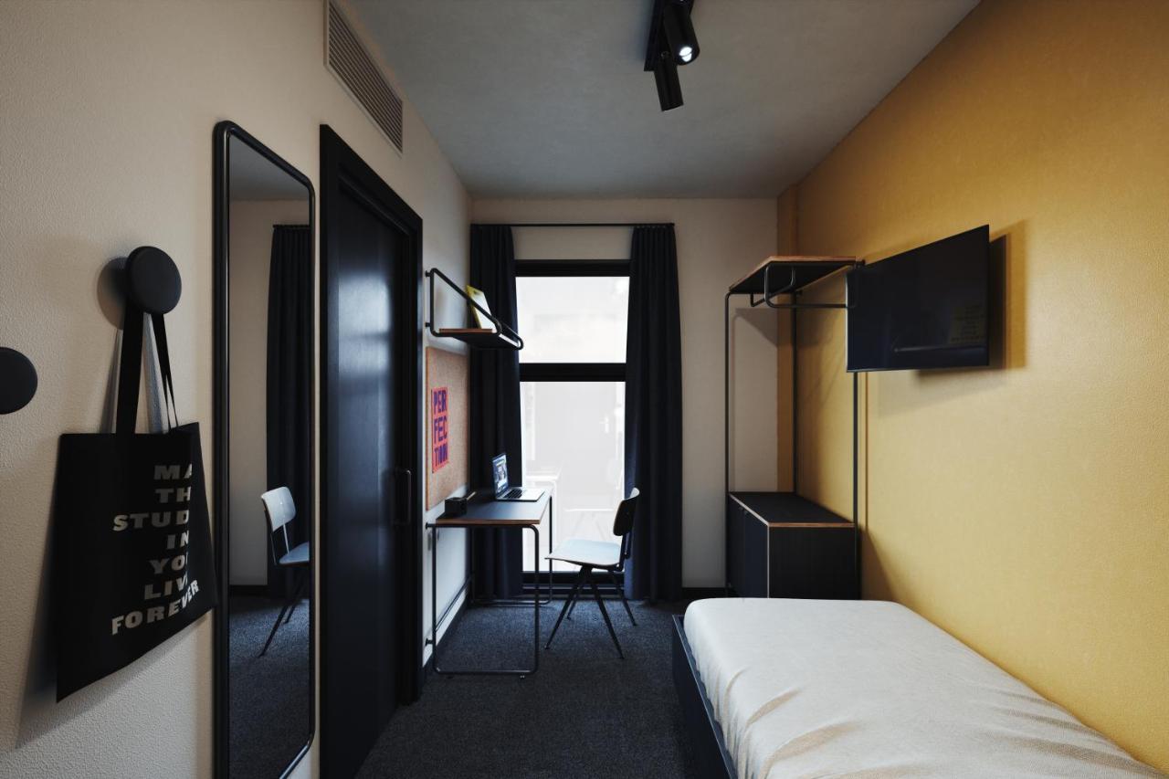 The Social Hub Madrid Hotel Exterior photo