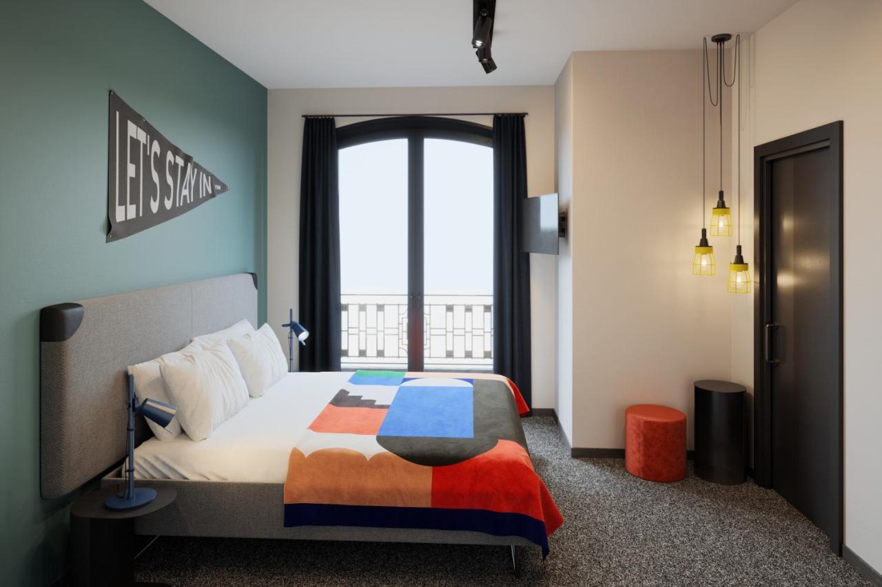The Social Hub Madrid Hotel Exterior photo